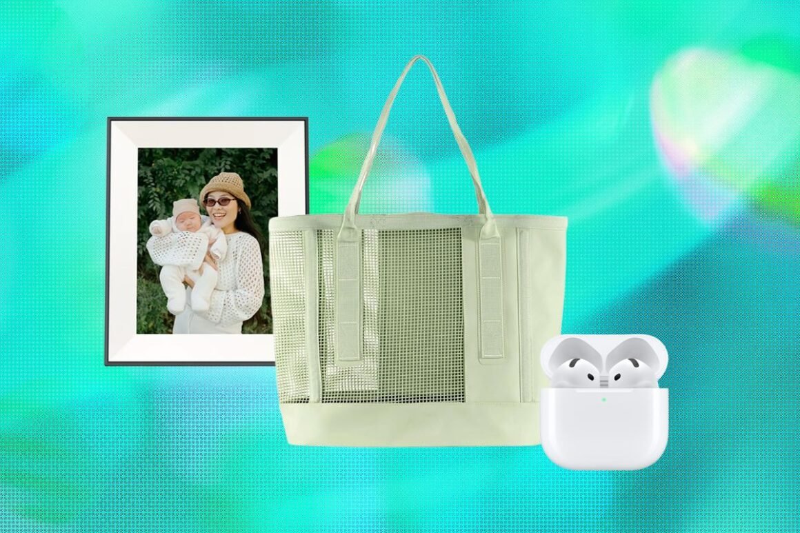 Best Gifts for Mom (2026): E-Readers, Digital Wall Calendar, Smart Bird Feeders